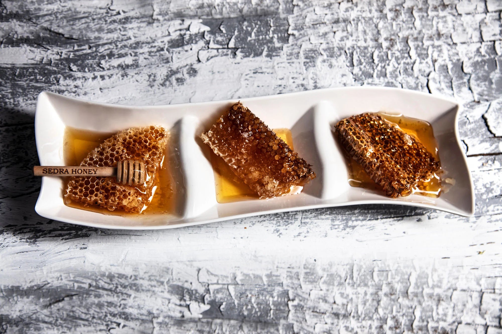 YEMENI HONEYCOMB IN MLAYAISA BY SEDRA HONEY
